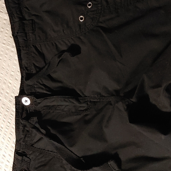 Women's Jules & James Black Cargo Shorts - Picture 4 of 6